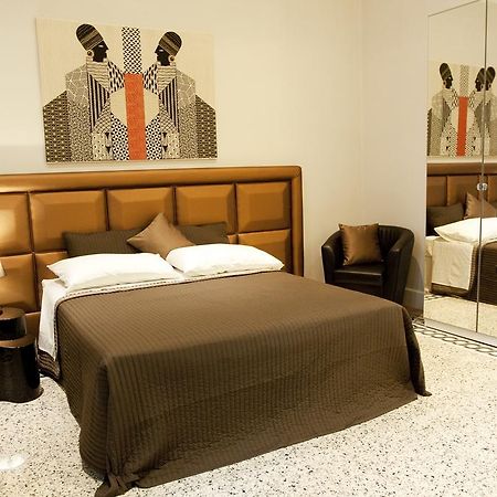 Palazzo 900 Bed & Breakfast Brindisi Ruang foto