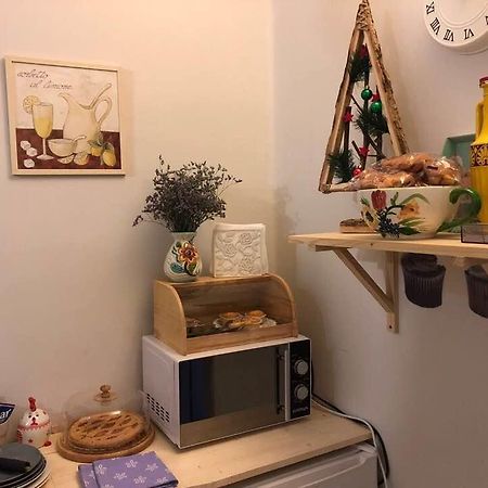 Palazzo 900 Bed & Breakfast Brindisi Bagian luar foto