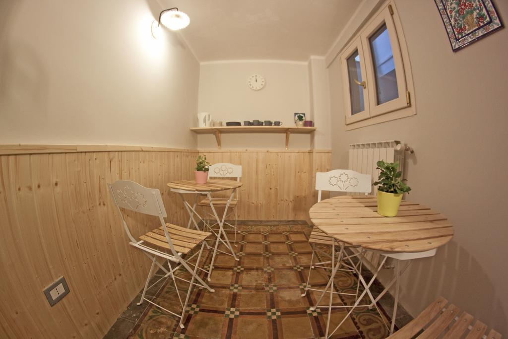 Palazzo 900 Bed & Breakfast Brindisi Bagian luar foto