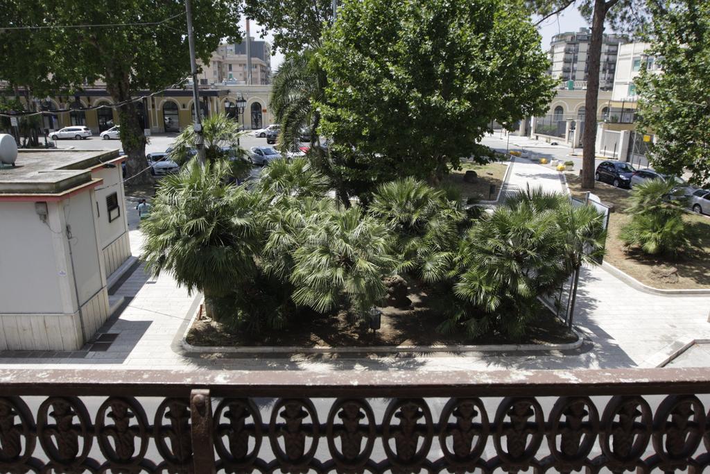 Palazzo 900 Bed & Breakfast Brindisi Ruang foto
