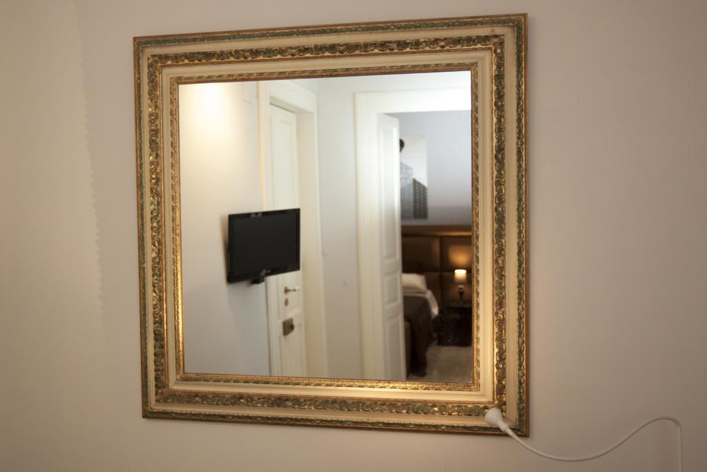 Palazzo 900 Bed & Breakfast Brindisi Bagian luar foto