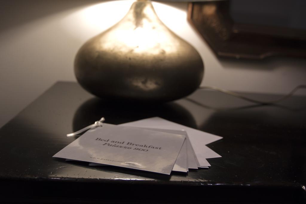 Palazzo 900 Bed & Breakfast Brindisi Bagian luar foto
